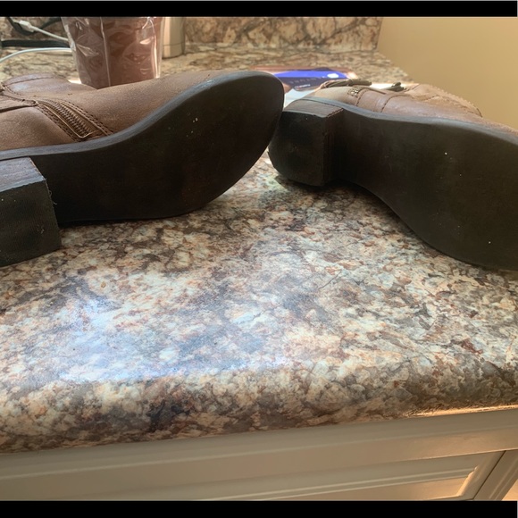 Brown booties - Picture 4 of 7